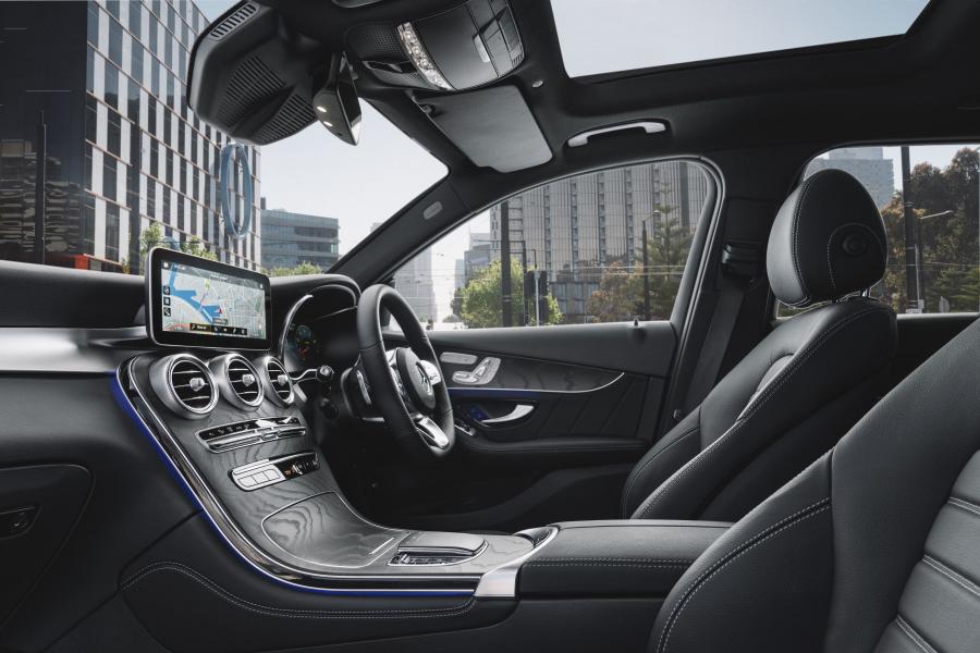 Интерьер Mercedes-Benz GLC200 AMG Line (X253) 2019 года  (AU) (фото 18 из 40)